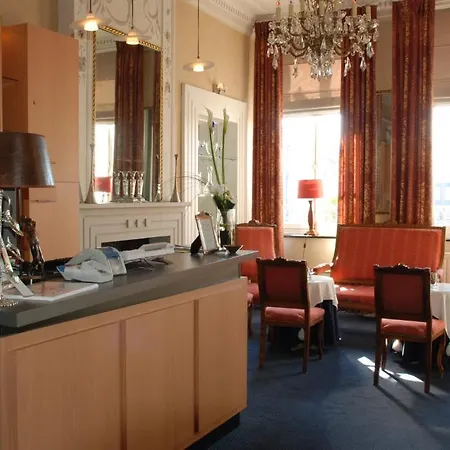 La Maison Hotel